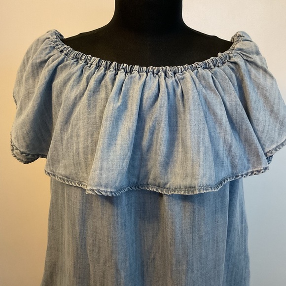 3. Sneak Peek Light Wash Off the Shoulder Chambray Dress Size Large - Picture 3 of 5